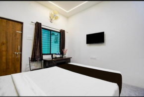 Hotel Shiv Deluxe